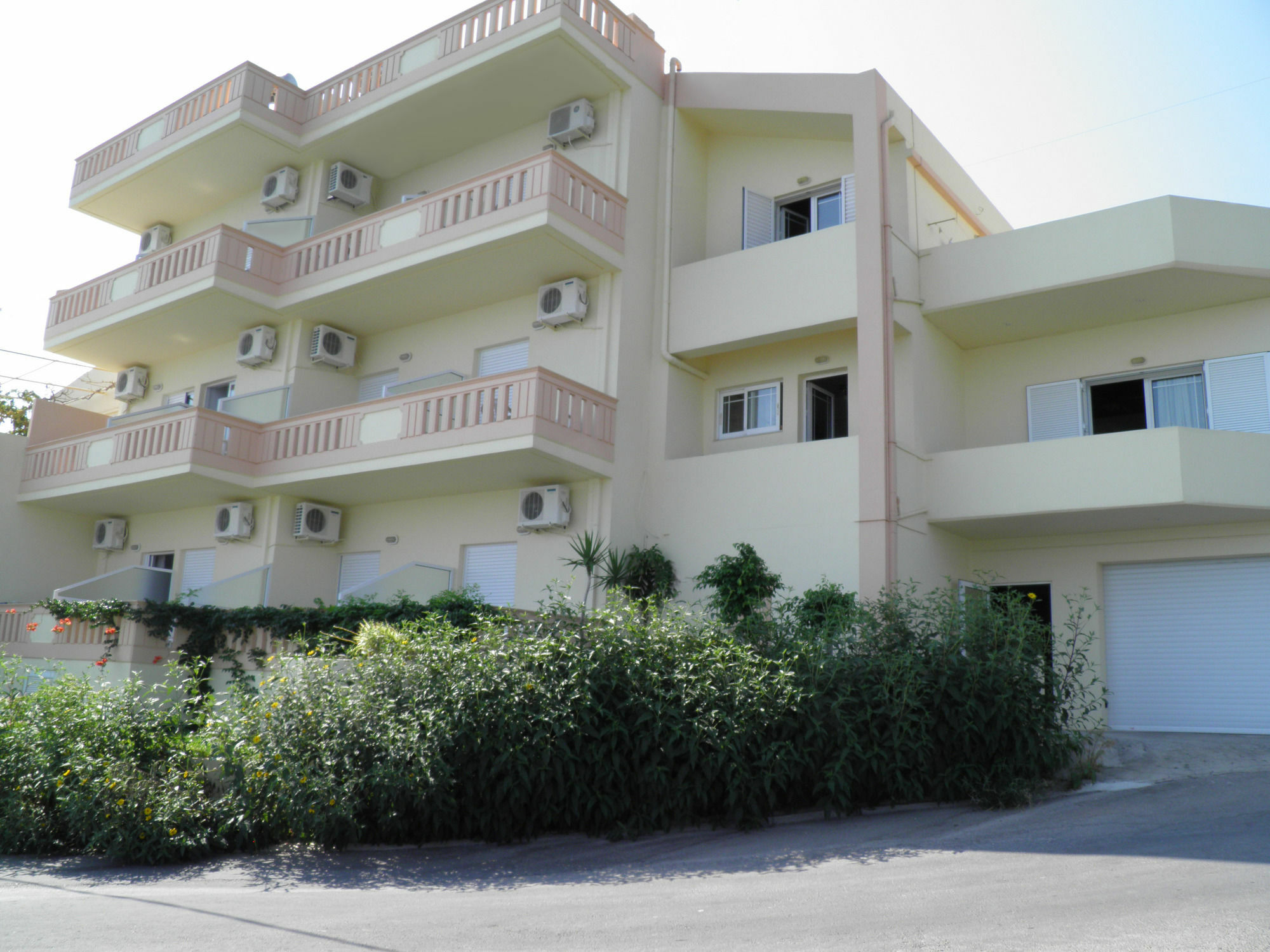 Christi Apartments Kalyves Buitenkant foto