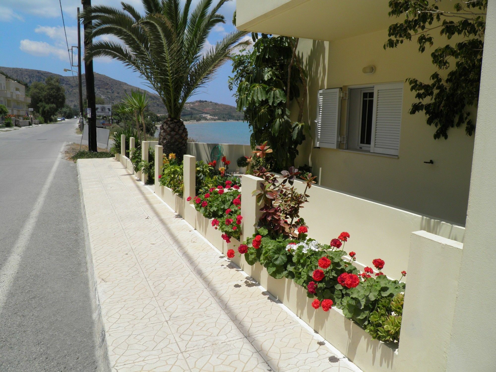 Christi Apartments Kalyves Buitenkant foto